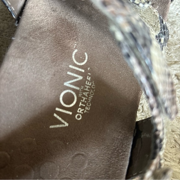 VIONIC Snakeskin Patterned Sandals Adjustable Sz 8 EXC CONDITION - Picture 6 of 8